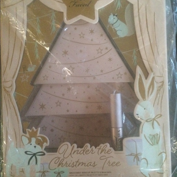 Too Faced Under The Christmas Tree Set - Picture 2 of 5